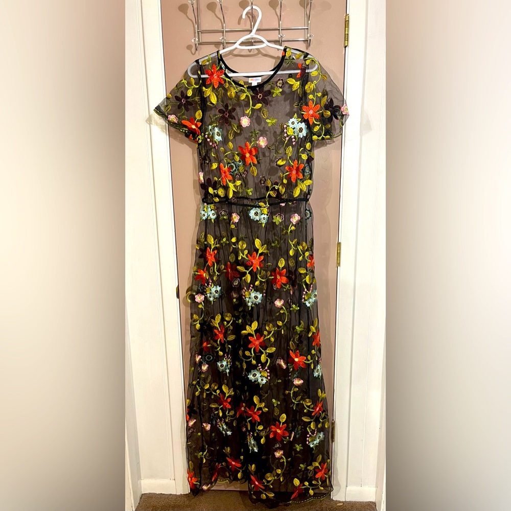 Mesh maxi dress with floral design